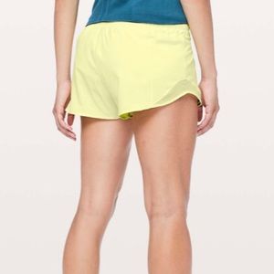 Lululemon Hotty Hot Short || 2.5” - Lemon Ice